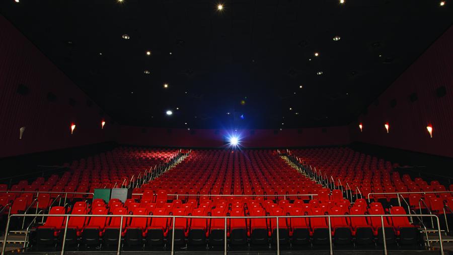 Cinemex se disculpa por supuesta discriminación a mujer trans