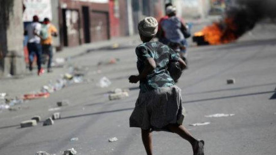Dos muertos y graves destrozos durante protestas en Haití