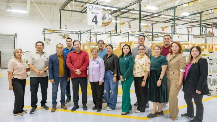 Distingue SET a maestras y maestros del ITNLD por 30 y 40 a&ntilde;os de servicio educativo