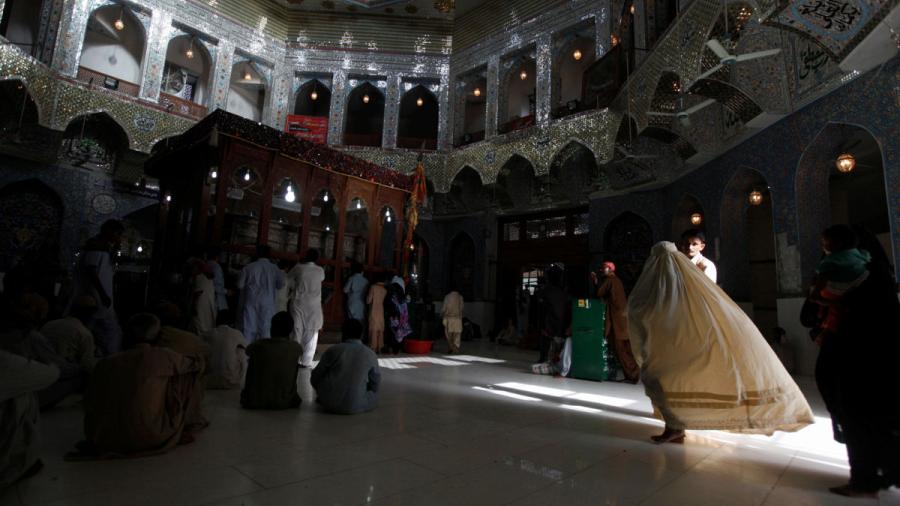 Ataque suicida en Pakistán deja al menos 72 muertos