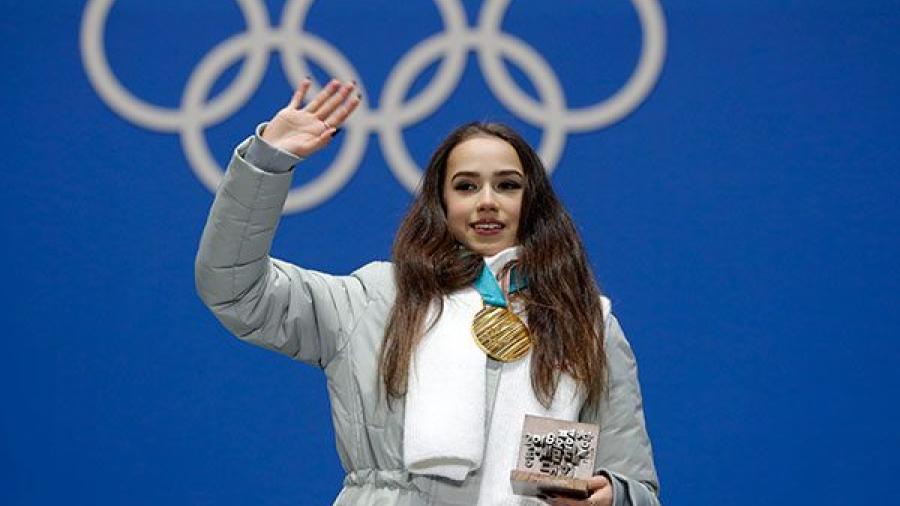 Atleta rusa consigue medalla de oro compitiendo bajo la bandera olímpica