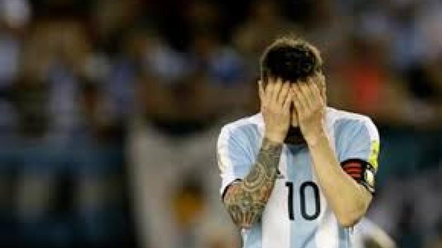 Messi, sancionado con cuatro partidos por insultar al árbitro