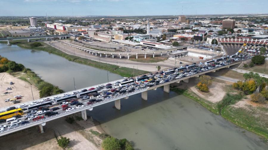 Paisanos se sienten seguros al cruzar por Nuevo Laredo