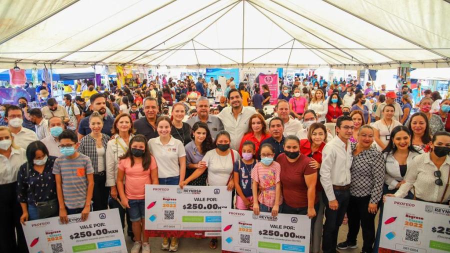 Surten familias sus útiles escolares con apoyo del Gobierno de Reynosa 