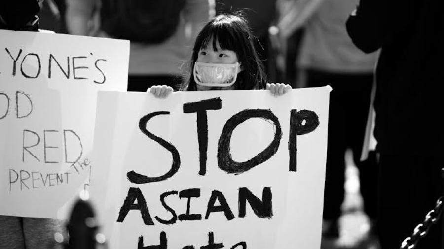 Senado aprueba "COVID-19 Hate Crimes Act" en Estados Unidos