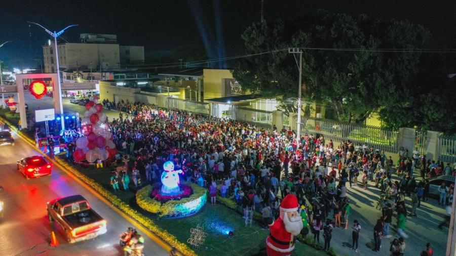 Enciende la UAT el espíritu navideño en El Mante