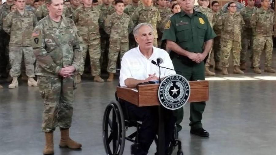Visita gobernador Guardia Nacional en Texas