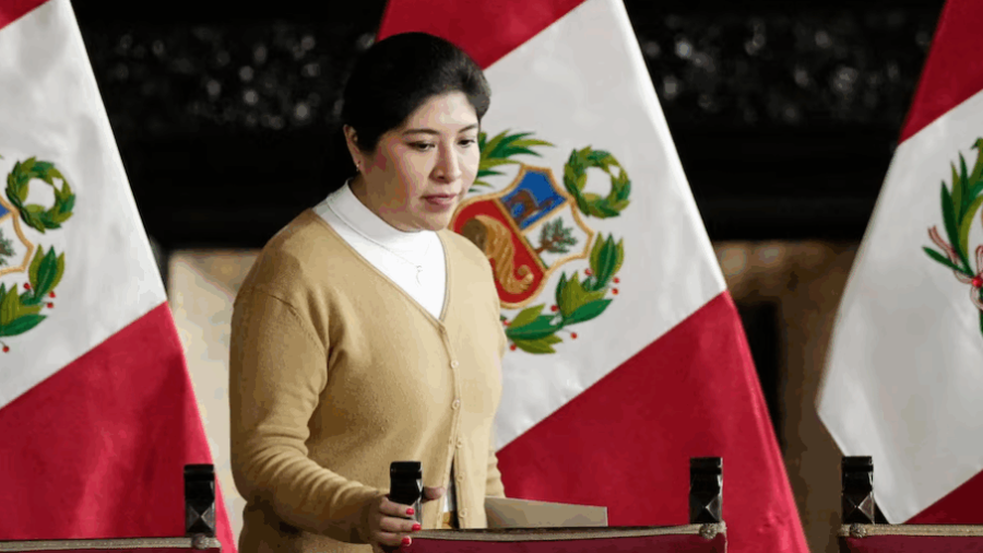 Juez ordena captura de exprimera ministra peruana, aislada en Embajada de México  