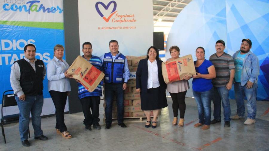 Entrega Gobierno de Tamaulipas beneficios a familias de Xicoténcatl