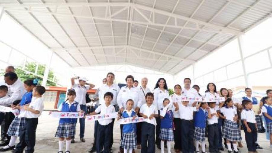 Ayuntamiento inaugura techumbre metálica en primaria 