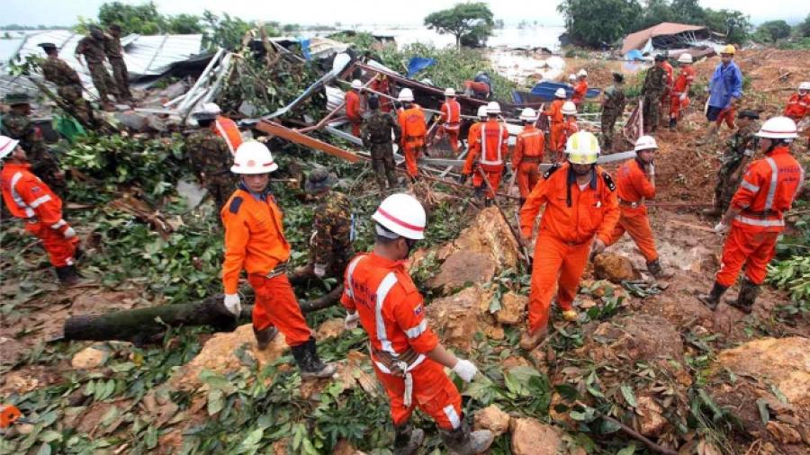 41 muertos tras derrumbe en Birmania