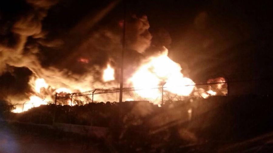 Se incendia centro de acopio de llantas