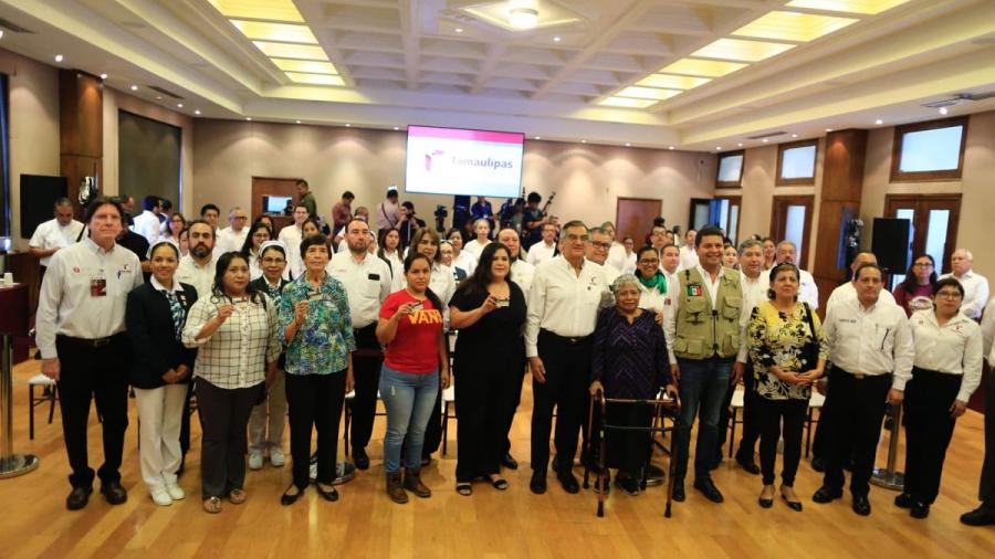 Inicia Américo Villarreal entrega de credenciales del programa IMSS Bienestar