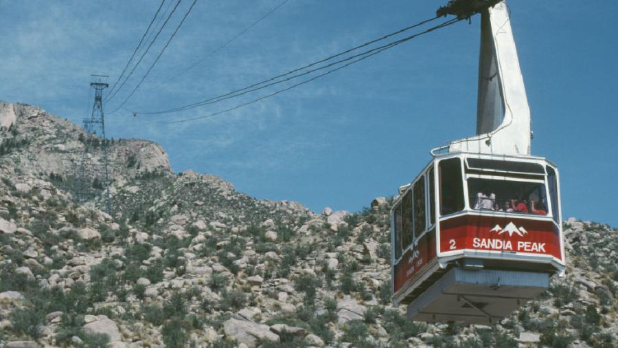 21 personas recibieron el 2022 atrapadas en un teleférico congelado