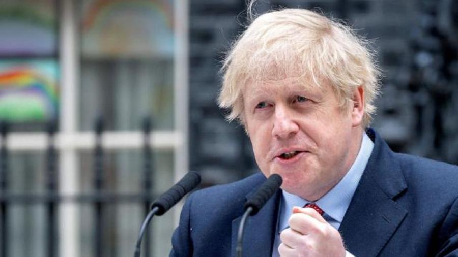 Niega Boris Johnson que el Reino Unido haya bloqueado la exportación de vacunas de la Covid-19