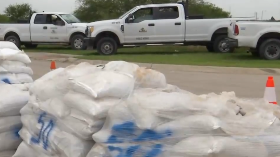 Inician distribuciones de sacos de arena en RGV ante posibles inundaciones