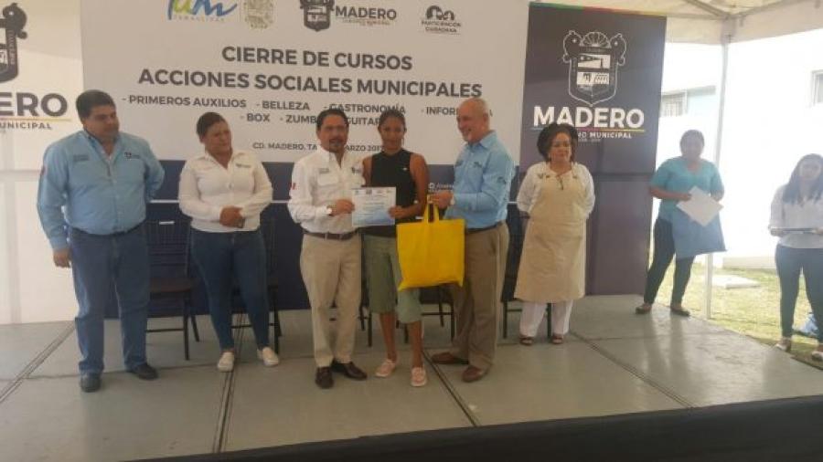 Finaliza capacitación del programa acciones sociales en Madero