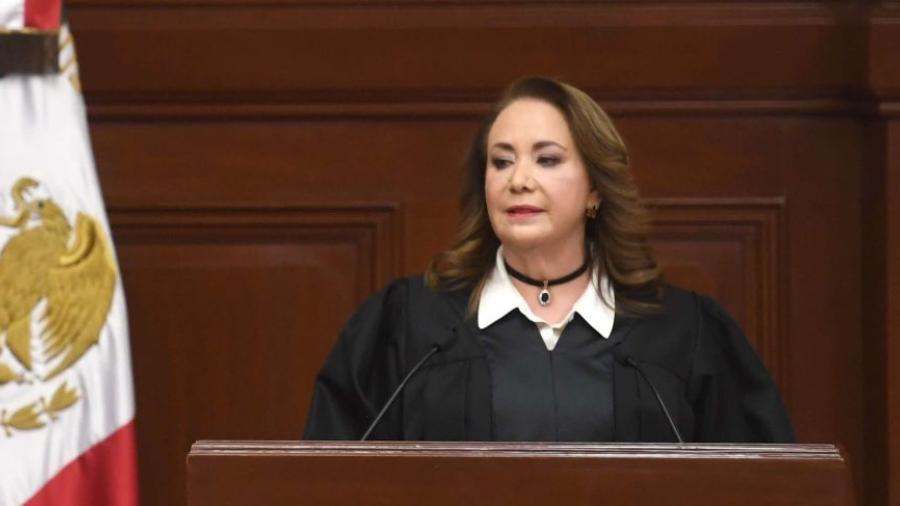 SEP no está facultada para cancelar título de Yasmín Esquivel, UNAM debe resolver