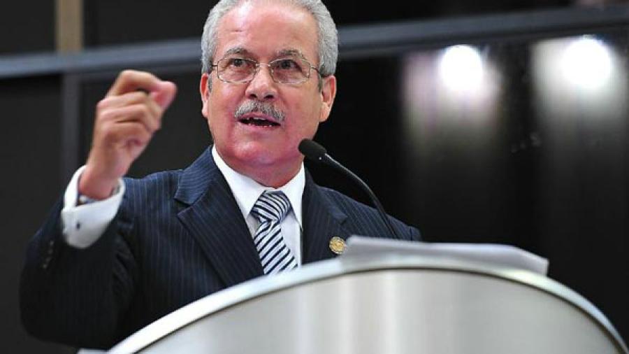 Libera EU a Carlos Villalobos