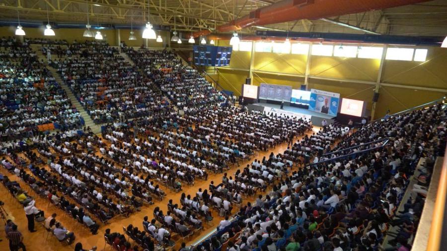 M&aacute;s de 29 mil personas acuden a conferencia "Si yo puedo tu puedes"