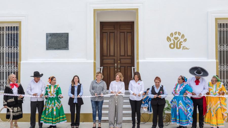 Mariana Gómez inaugura cafetería “Dulces Recuerdos”