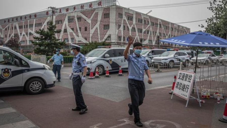 Pekín alerta por rebrote de coronavirus en mercado mayorista 