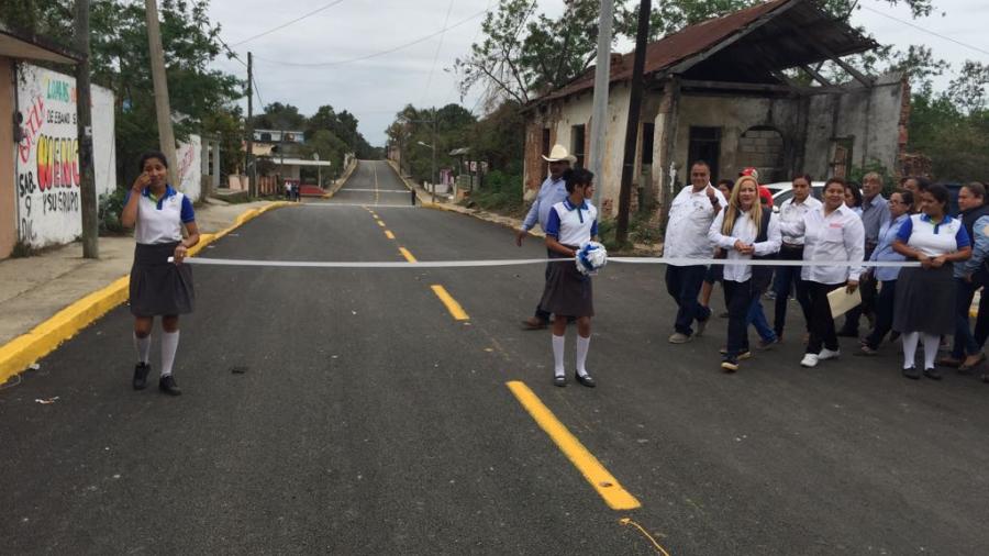 Realizan obras de pavimentaci&oacute;n en el sector rural