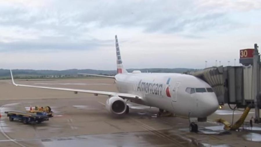 Cigarrillo electrónico causa pequeño incendio en un vuelo de American Airlines
