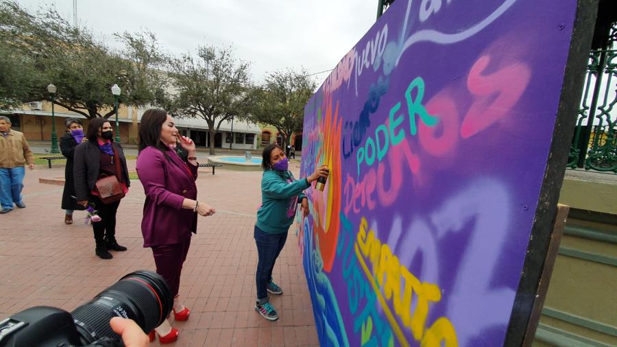 Preparan laboratorio para mujeres 