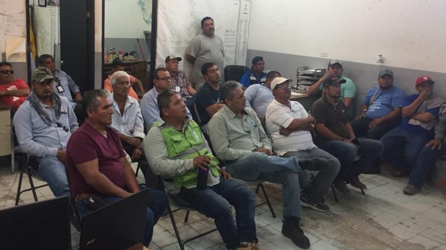 Imparte COMAPA capacitación “Calidad en el servicio” para cuadrillas Vactors.