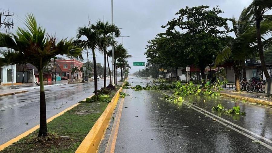 Reportan saldo blanco, de manera preliminar, en QRoo tras impacto del huracán 'Beryl'