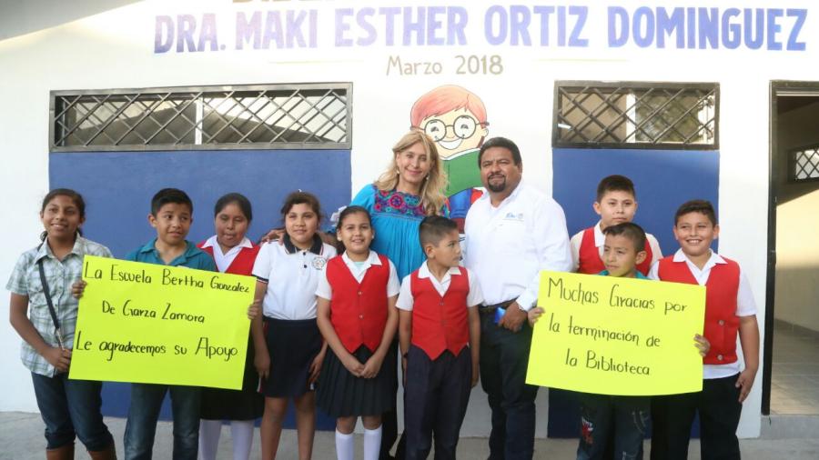 Inauguró Maki Ortiz una biblioteca y cuatro pavimentaciones