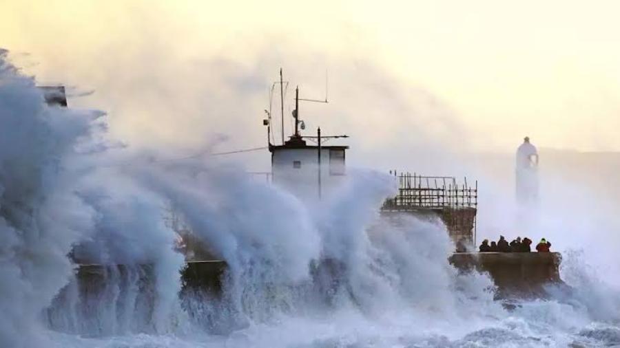Tormenta "Eunice" golpea Europa y deja al menos nueve muertos