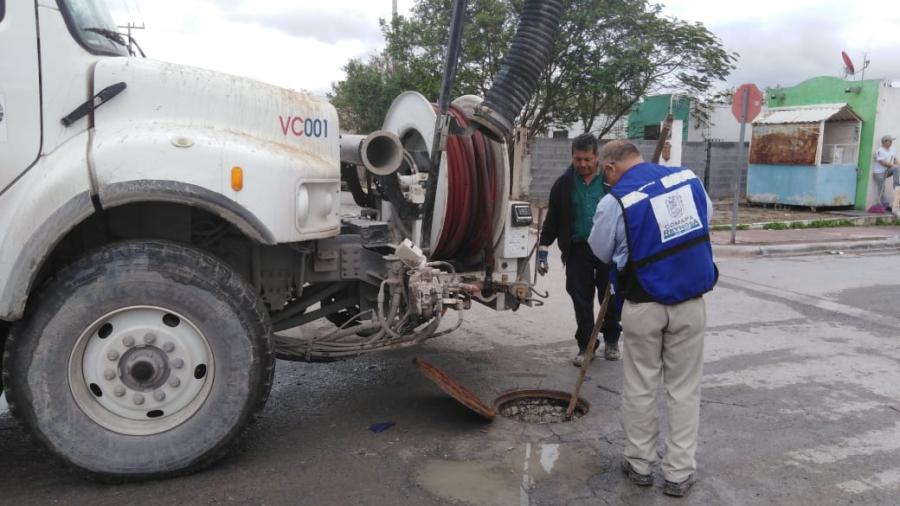 Elimina COMAPA de Reynosa brotes de aguas residuales