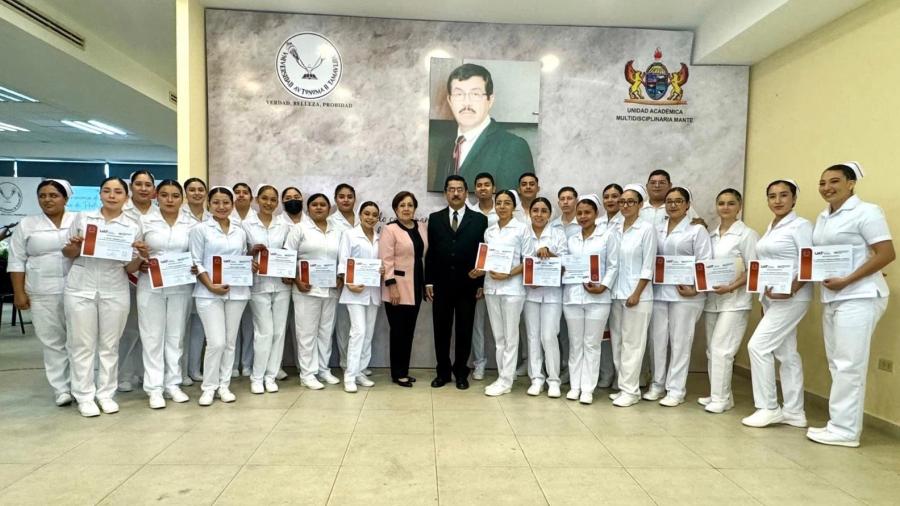 Celebra la UAT logro nacional EGEL de egresados de Enfermería en la UAM Mante