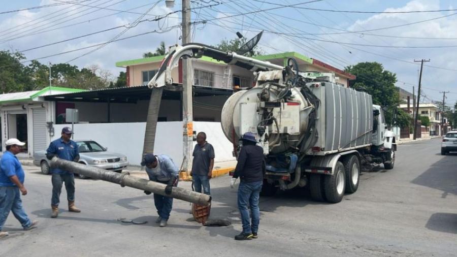 Realiza SRH labores de mantenimiento a la red hidrosanitaria en Xicoténcatl y Abasolo