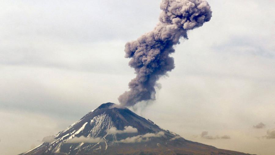 Volc&aacute;n Popocat&eacute;petl registra exhalaciones