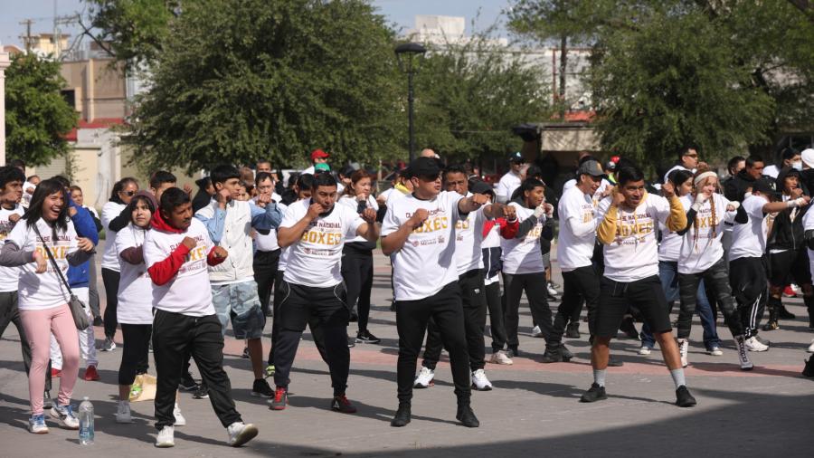 Se suman cientos de neolaredenses a Clase Nacional de Boxeo