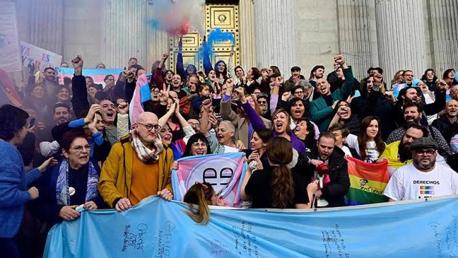 España a prueba el aborto y cambio de género a partir de los 16 años
