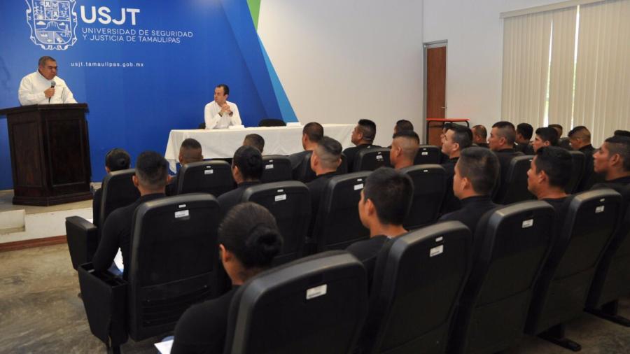 Se gradúan 29 elementos de la USJT