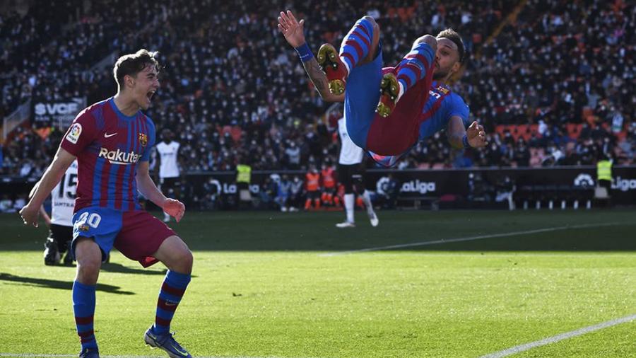 El Barcelona golea, gusta y gana en LaLiga