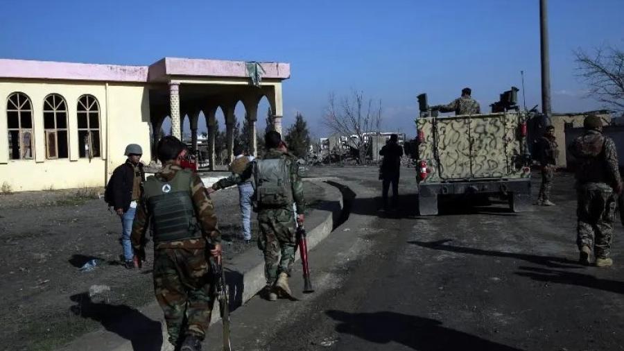 Ataque suicida deja dos muertos y mas de 70 heridos en Afganistán