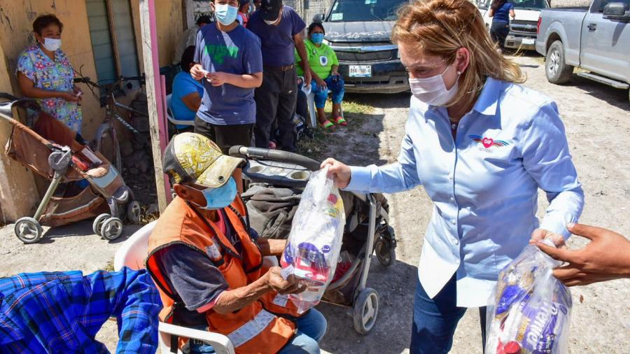 Familias de la colonia Constitución recibieron el programa "DIF Reynosa en Tu Casa" 