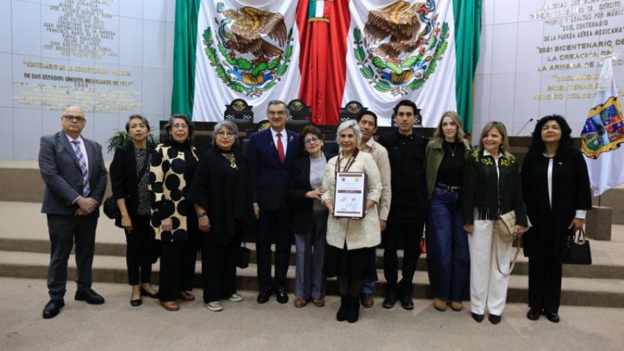 Entregan la Medalla al Mérito “Luis García de Arellano” a Cecilia Imelda Lugo Cruz