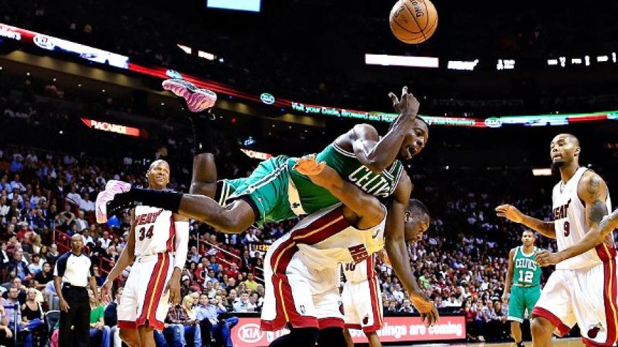 Boston derrota como visitante al Heat 