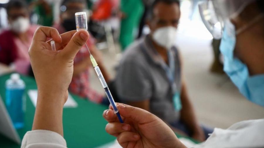 No habrá vacunación contra el COVID-19 obligatoria en México: AMLO 