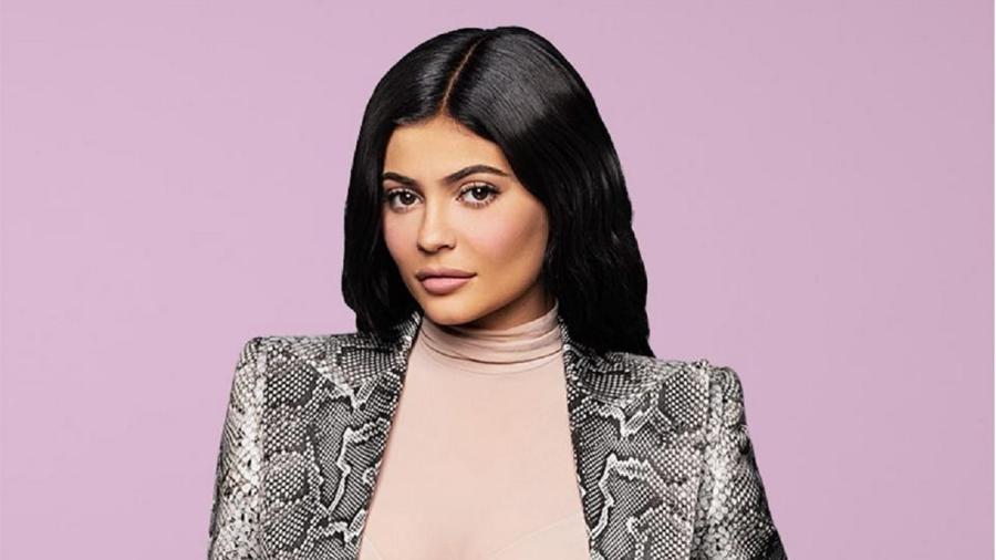 Forbes le quita el título de billonaria a Kylie Jenner 