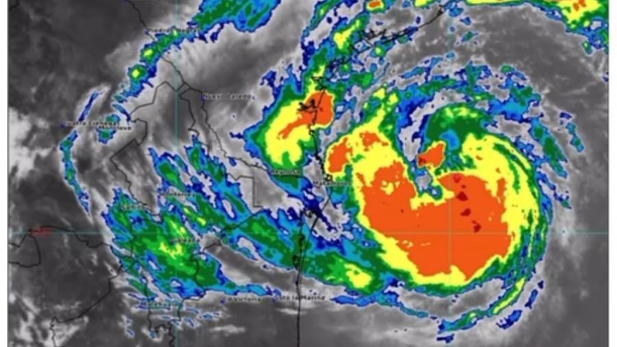 Informaremos sobre cualquier eventualidad de la tormenta Beryl: Alcalde Carlos Peña Ortiz