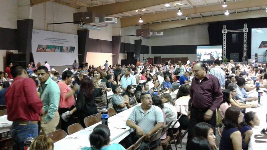 Ayuntamiento celebra a maestros de Matamoros 