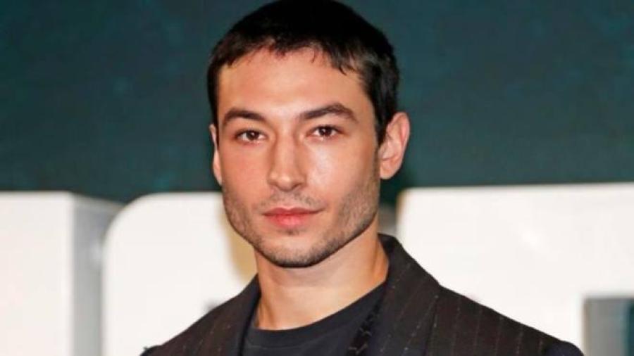 Warner empezó a "limpiar" historial delictivo de Ezra Miller